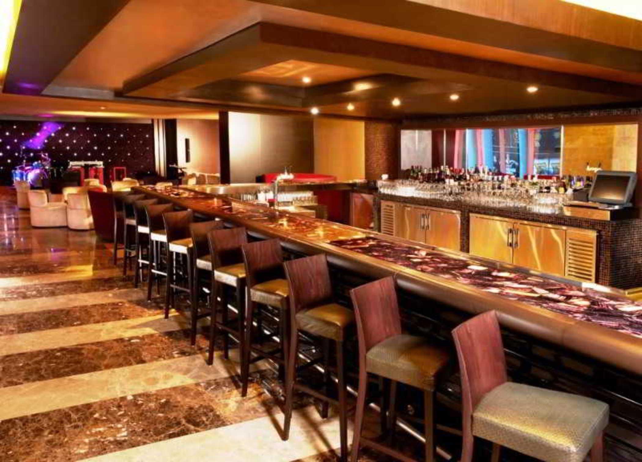 Megapolis Hotel Panama Екстер'єр фото The bar at the Wynn