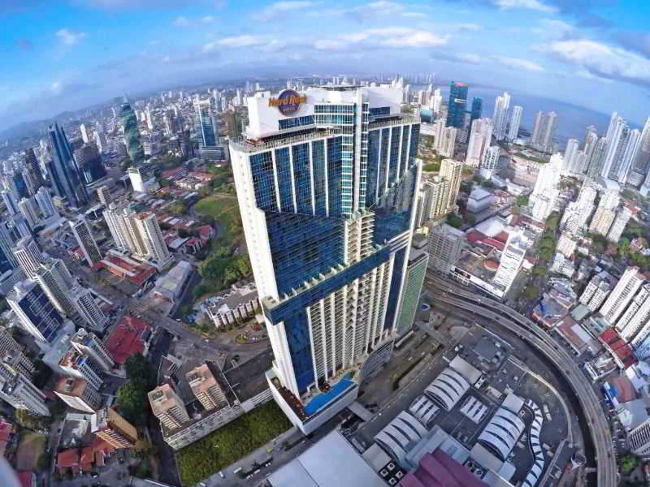 Megapolis Hotel Panama Екстер'єр фото Aerial view of the building