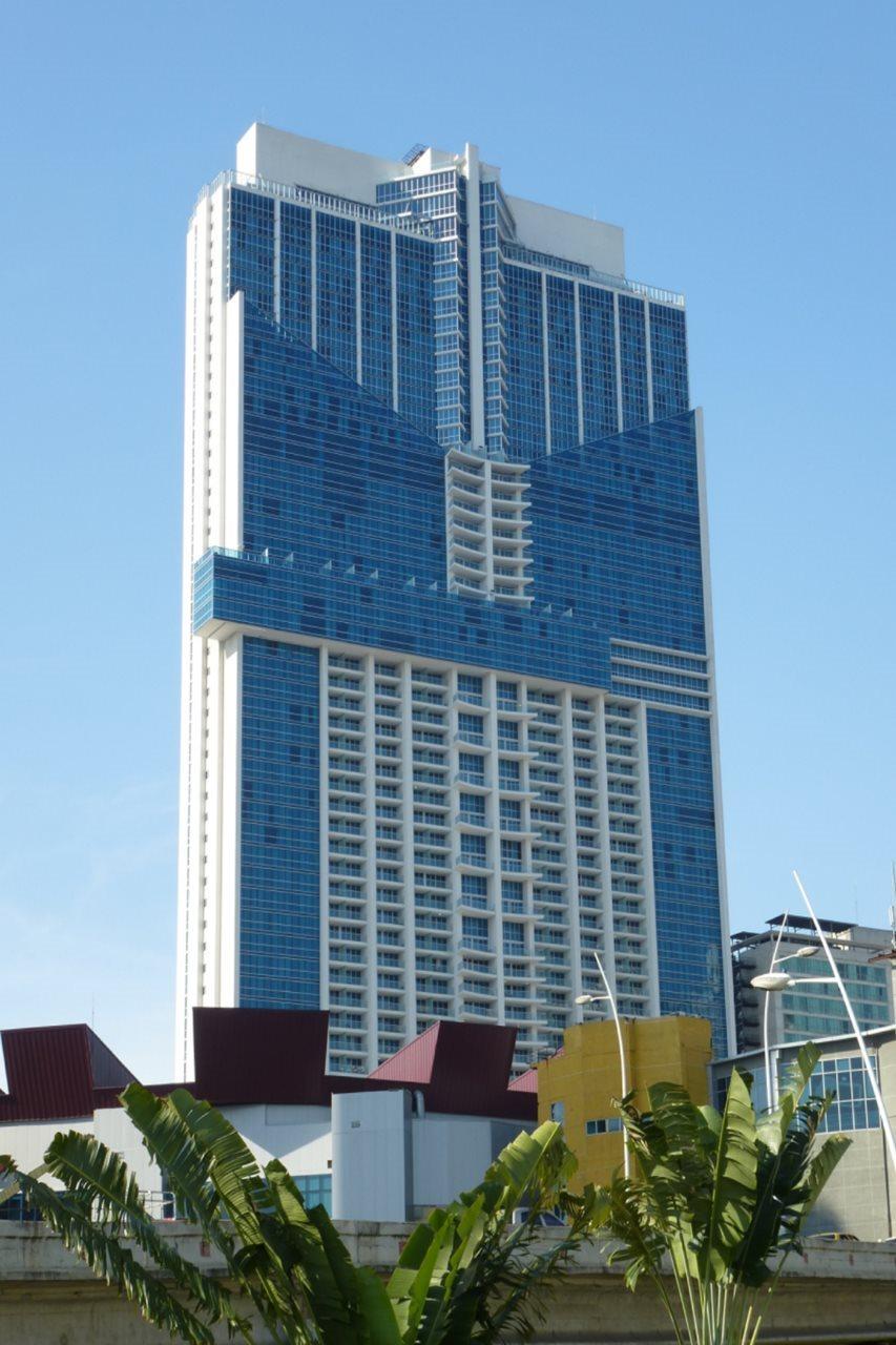 Megapolis Hotel Panama Екстер'єр фото The Blue Diamond Tower