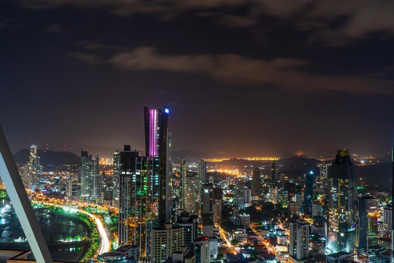 Megapolis Hotel Panama Екстер'єр фото Panama City skyline at night