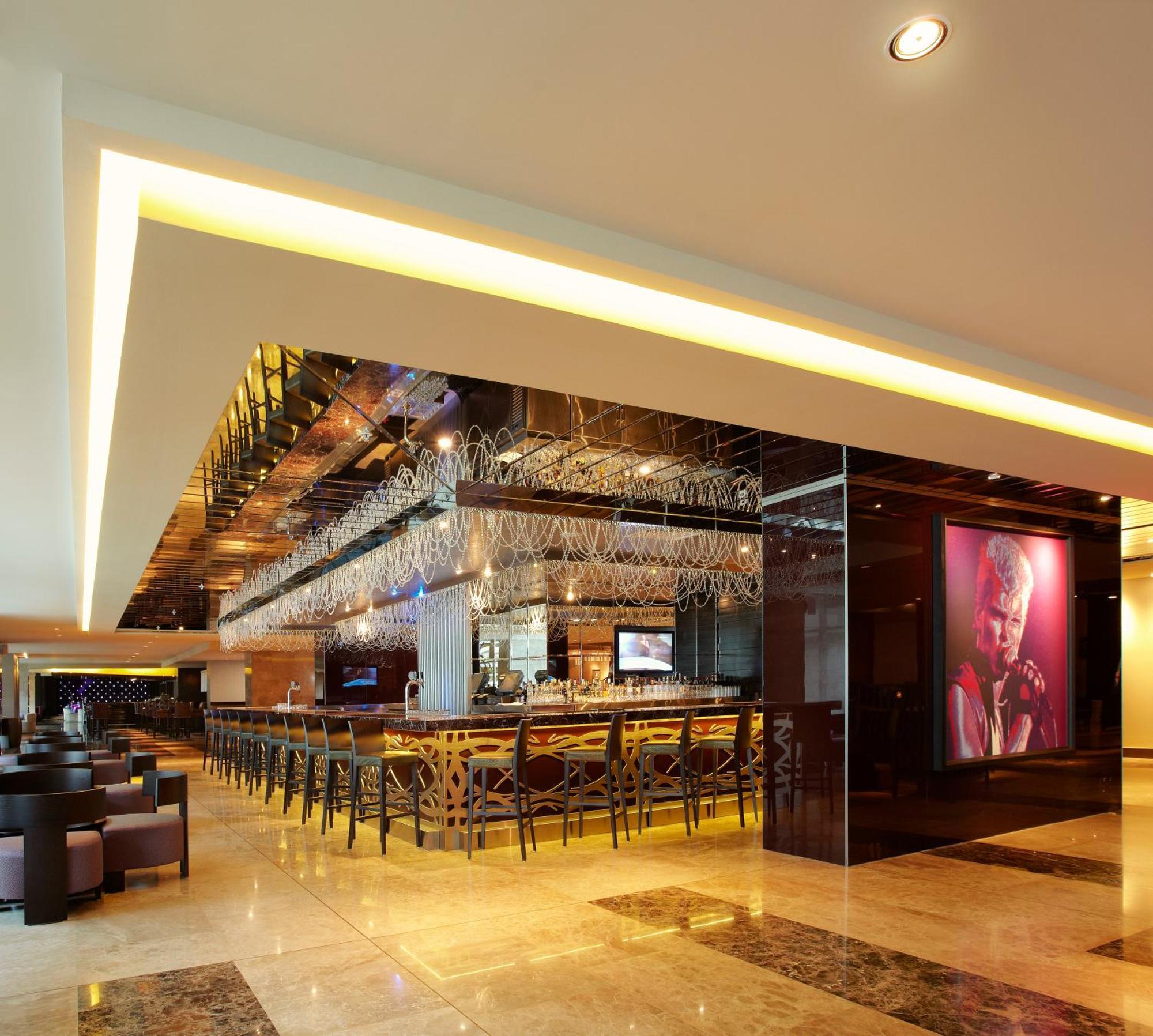 Megapolis Hotel Panama Екстер'єр фото The bar at the lobby