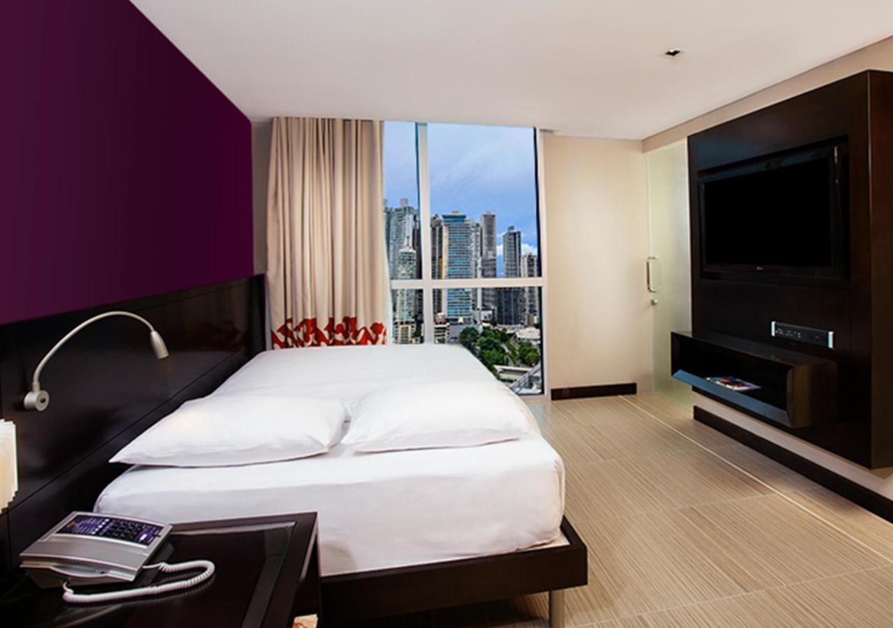 Megapolis Hotel Panama Екстер'єр фото A room at the hotel