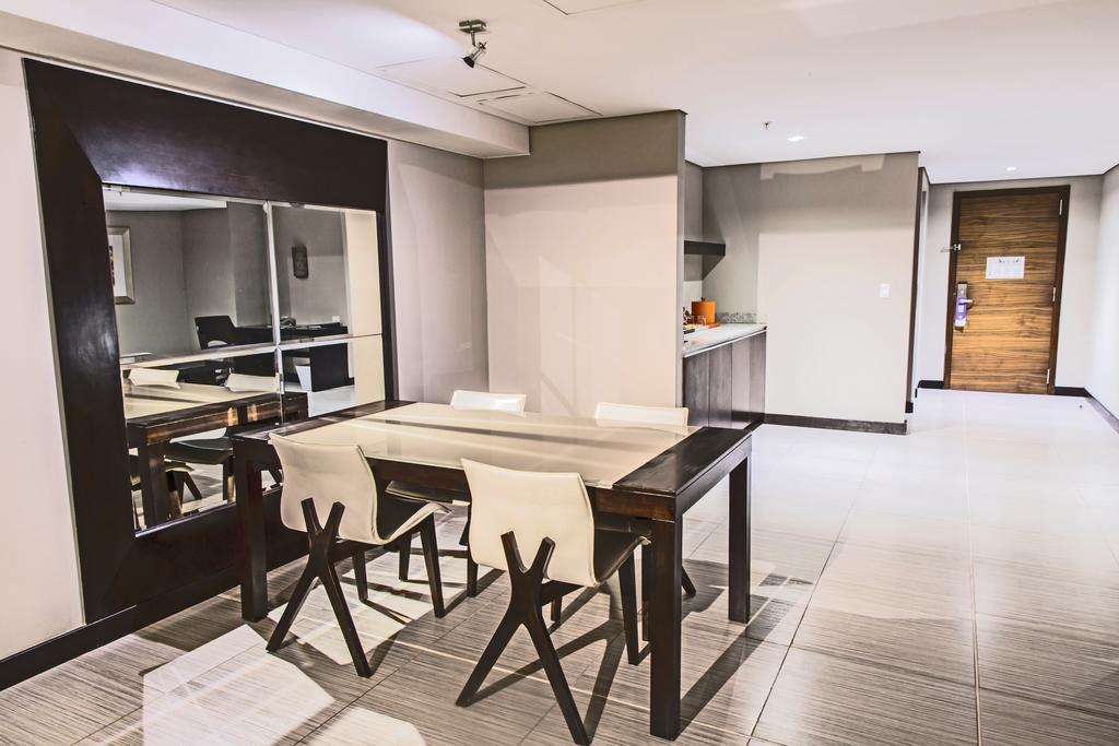 Megapolis Hotel Panama Екстер'єр фото A typical kitchen in a condominium